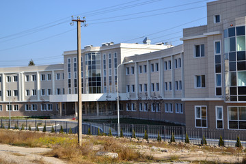 Fototapeta na wymiar Multifunctional medical center under construction in Crimea 