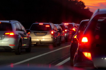 Fototapeta premium Stau Verkehr Autos Nacht