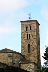 Fototapeta na wymiar Iglesia católica de Santa María del Castillo en Buitrago del Lozoya (Madrid, España).