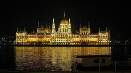 Fototapeta na wymiar Parliament Building in Budapest. In winter