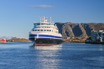 TTS (Torghatten traffic company) gas ferry MF Landegode arrives in Brønnøysund. The government wants to facilitate emission-free solutions on ferries along the Norwegian coast. 