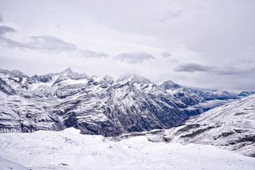 Fototapeta na wymiar View of snow coverd mountain Matterhorn from top of observation deck
