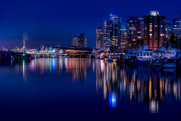 Fototapeta na wymiar View of Vancouver Coal Harbour and downtown
