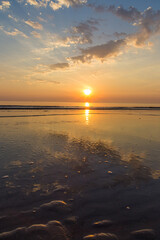 Fototapeta na wymiar Tranquil sunrise in Hua Hin beach, Thailand