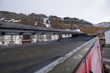 Altes Löschfahrzeug (Bedford) rostet seit vielen vielen Jahren in dem abgelegen Dorf Djupavik in den isländischen Westfjorden vor sich hin. 