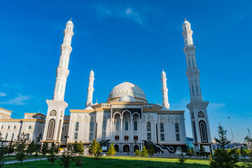 Fototapeta premium Nur-Sultan Hazrat Mosque 307