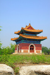 Obraz premium Chinese ancient architectural landscape in Eastern Royal Tombs of the Qing Dynasty, China