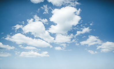 Obraz premium Perfect moment of the azure sky on a sunny day with clouds.