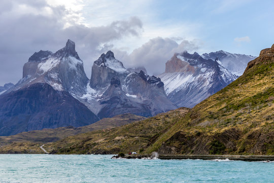 Chile,Patagonia,Magallanes and Chilean Antarctica Region,Ultima Esperanza Province,Torres del Paine National Park,Paine Horns and Lake Peho&eacute;