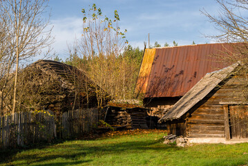 Krajobraz wiejski Podlasia, architektura drewniana, Sokołda, Podlasie, Polska © podlaski49