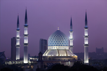 Sultan Salahuddin Abdul Aziz Mosque - obrazy, fototapety, plakaty