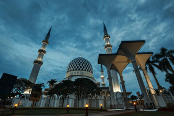 Sultan Salahuddin Abdul Aziz Mosque