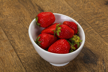 Sweet strawberry in the bowl