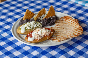 tlacoyos
