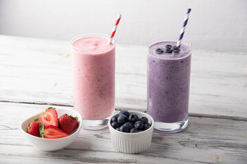 strawberry and blueberry smoothie