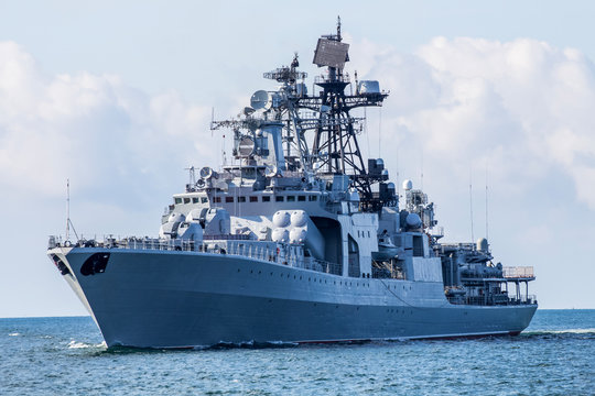 Kriegsschiff
