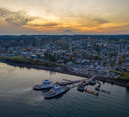 Naklejka premium Steilacoom Sunrise