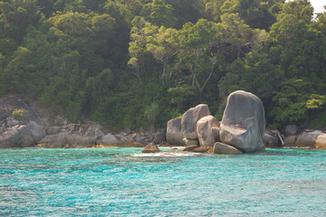 Fototapeta premium Fancy boulders in the sea of the Similan Islands in Thailand
