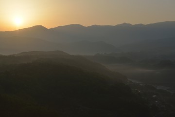 Obraz na płótnie Canvas 苗木城後からの日の出