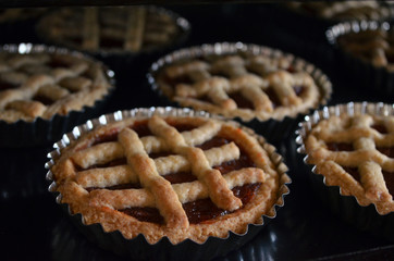 Tartas dulces recién salida del horno