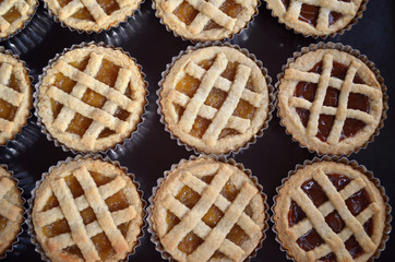 Tartas dulces recién salida del horno