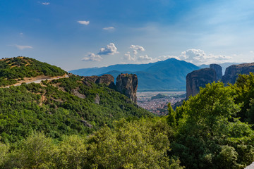  montaña, meteora, monasterio, bosque, nubes, rocas, camino