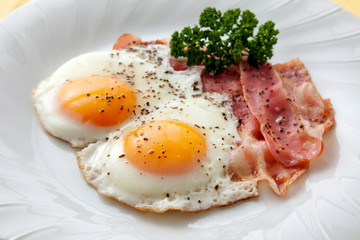 ベーコンエッグ