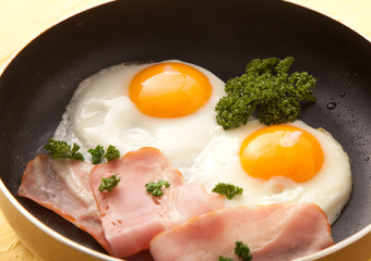 ベーコンエッグ