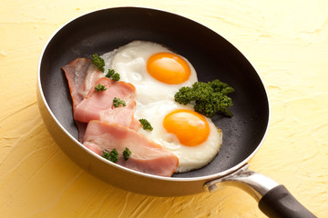 ベーコンエッグ