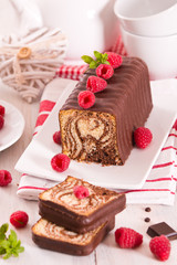 Marble cake with raspberries.