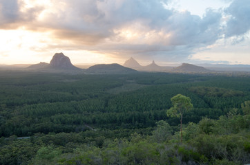 Obraz premium Glass House Mountains at sunset