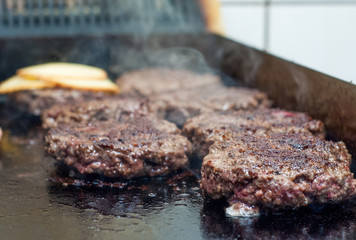 Pieczone kotlety wołowe