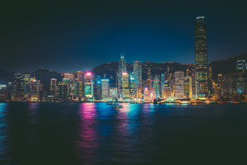 Obraz premium Long exposure photography of Victoria Harbor in Hong Kong 