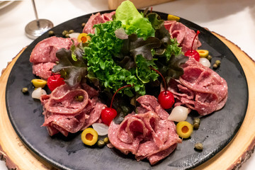 Cold cut meat