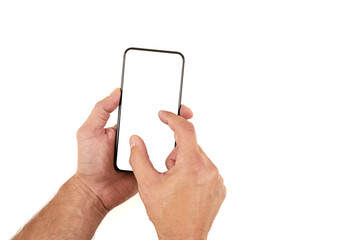 Męskie dłonie trzymają smartfon, telefon na białym tle