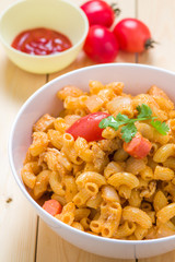 Stir fried macaroni with sausage