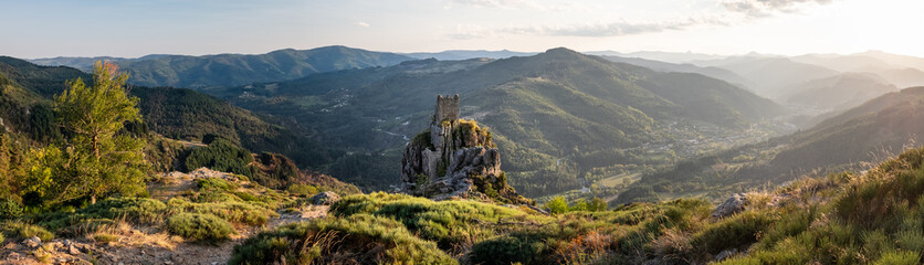 Obraz premium Panorama of the castle Rochebonne in central france