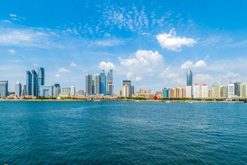 Obraz premium Qingdao coastline architectural landscape and urban skyline..