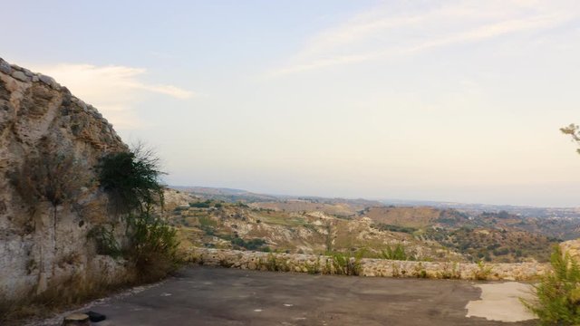 Bovalino Superiore, vista aerea del borgo con la chiesa e il castello, in Calabria.
