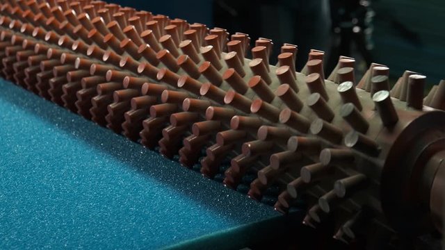 Factory for production of household products, special-shaped roller gives relief to processed paralon, kitchen sponges for dishes, roller structure, rotation, bubble roll, unusual production