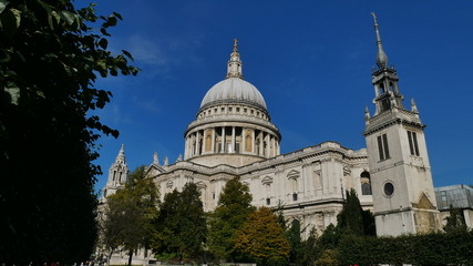 Fototapeta na wymiar Kathedrale in London