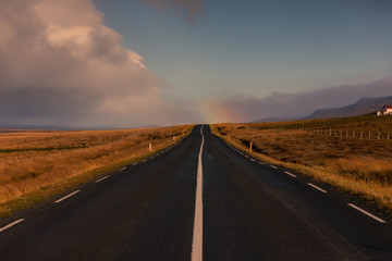 Fototapeta na wymiar Amazing Icelandic roads.