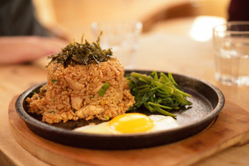Roasted rice with chicken, egg and vegetables