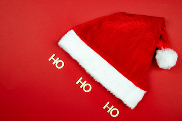 Św. Mikołaj, czapka, napis Ho Ho Ho © andsko