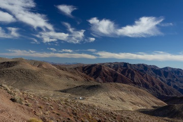 Fototapeta na wymiar Berg Landschaft Wüste Steinig Trocken Heiß