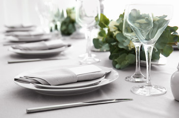 Beautiful table setting with floral decor