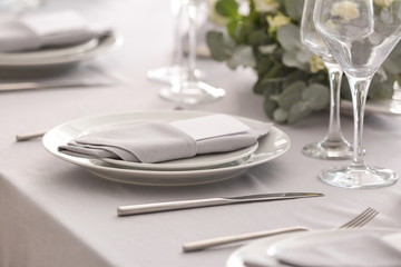 Beautiful table setting with floral decor