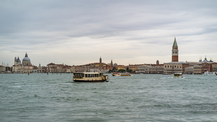 Panorama von Venedig mit Blick auf Markusplatz und Santa Maria della Salute 