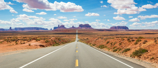 Scenic road Route 163 to Monument Valley National Park (Arizona, Utah, United States)