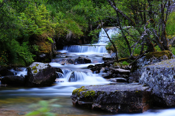 Mystischer Wasserfall in Norwegen